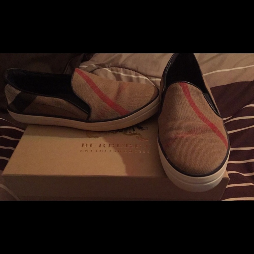 Burberry slip on shoes